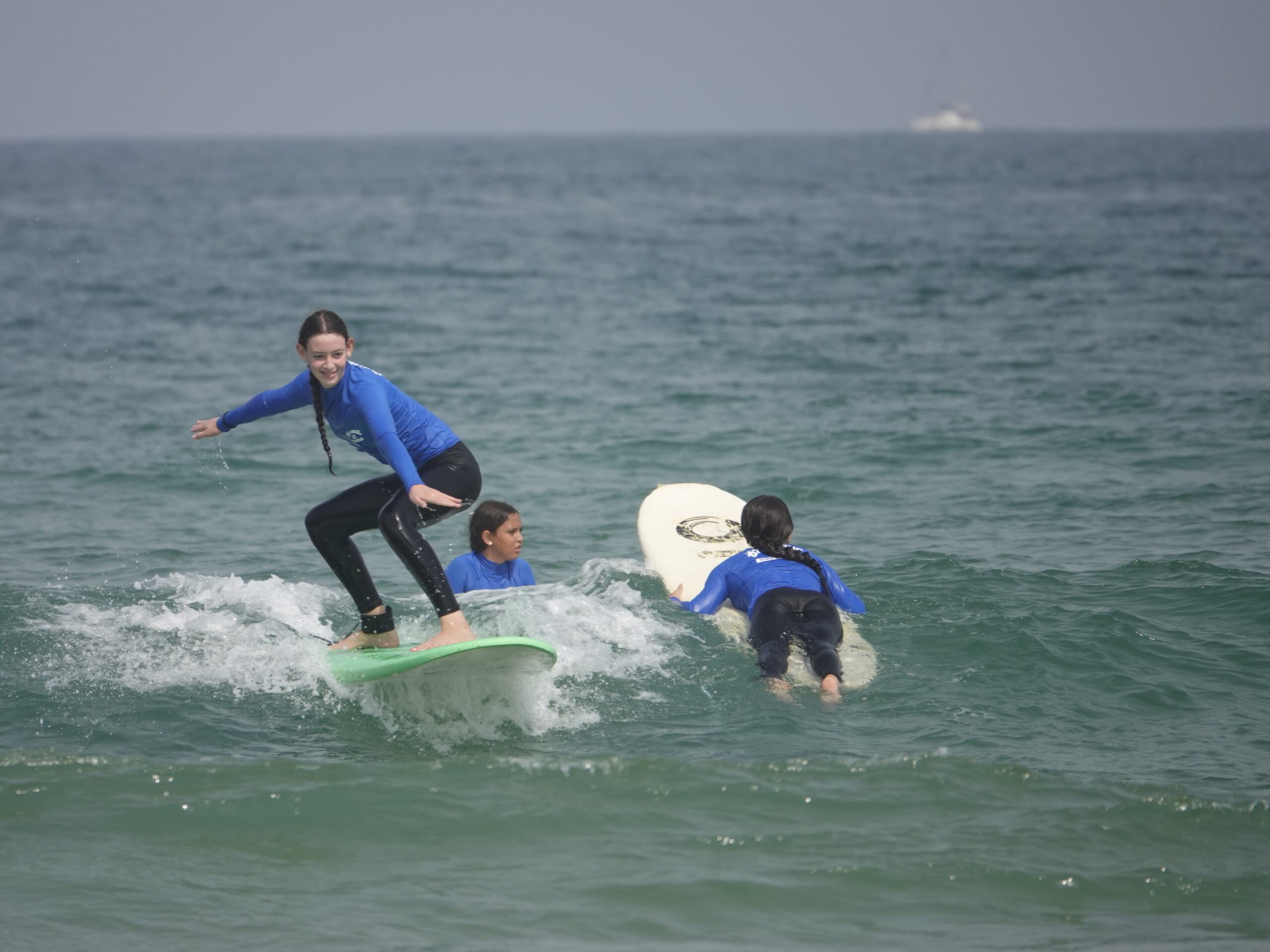חוץ הצוק עם קאנטריסרף